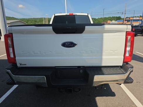 Used 2023 Ford F350 XL w/ XL Off-Road Package AWD/4WD image 4