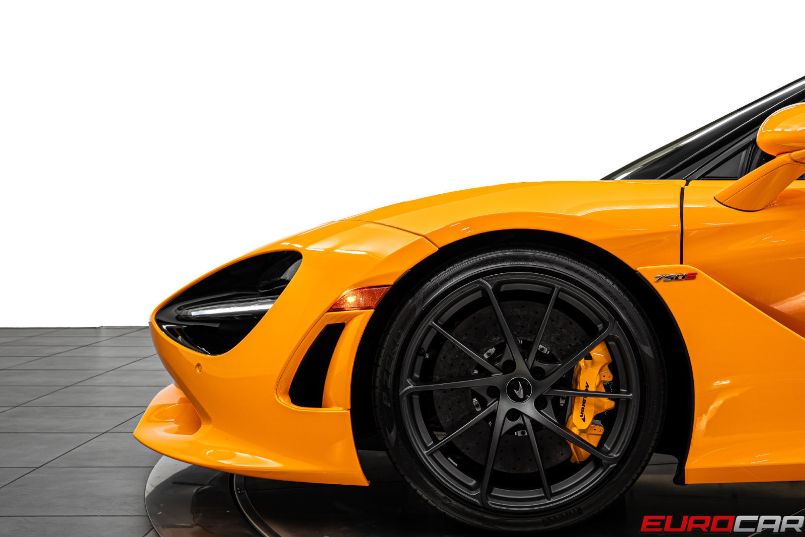 Used 2026 McLaren 750S Spider RWD image 17