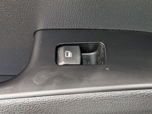 Used 2025 Kia Soul LX w/ LX Technology Package FWD image 28