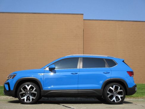 Used 2022 Volkswagen Taos SEL image 5