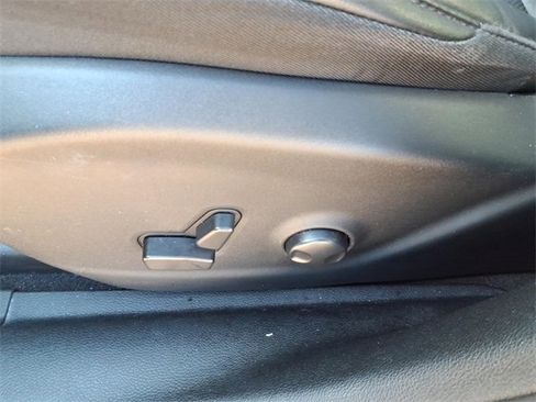 Used 2022 Jeep Cherokee Limited image 13