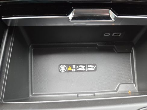 New 2026 GMC Yukon Denali Ultimate AWD/4WD image 8