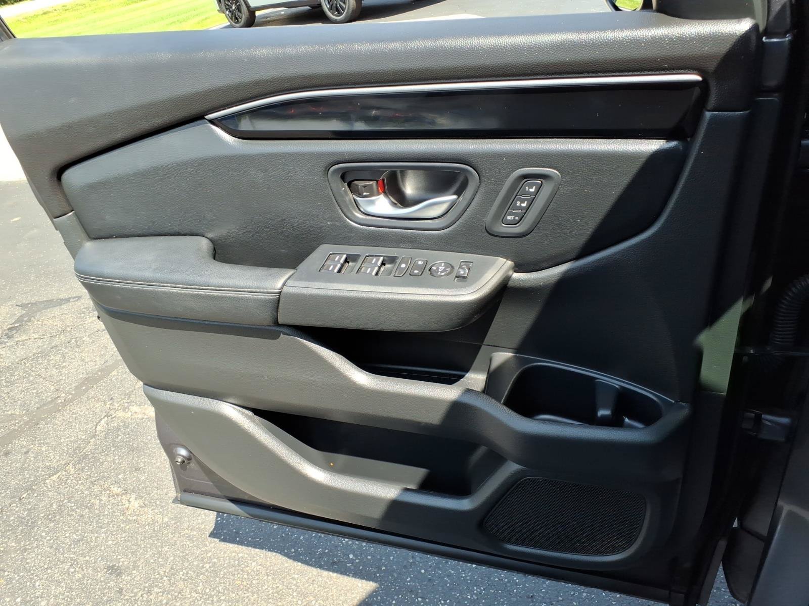 Certified 2024 Honda Pilot Touring image 12