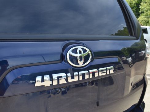 Used 2021 Toyota 4Runner SR5 Premium w/ Moonroof Package AWD/4WD image 11
