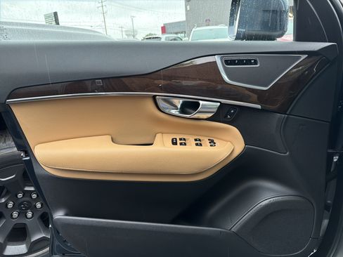 Used 2019 Volvo XC90 T6 Momentum w/ Advanced Package AWD/4WD image 31