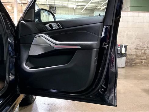 Used 2021 BMW X5 xDrive40i w/ M Sport Package AWD/4WD image 23