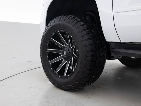 Used 2018 Chevrolet Tahoe LT AWD/4WD image 17