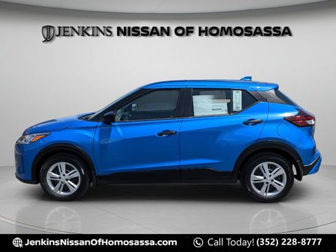 Certified 2025 Nissan Kicks Play S FWD image 7