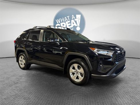 Used 2020 Toyota RAV4 XLE image 1