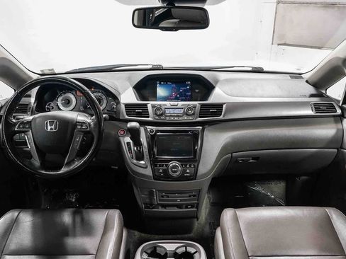 Used 2015 Honda Odyssey Touring image 12