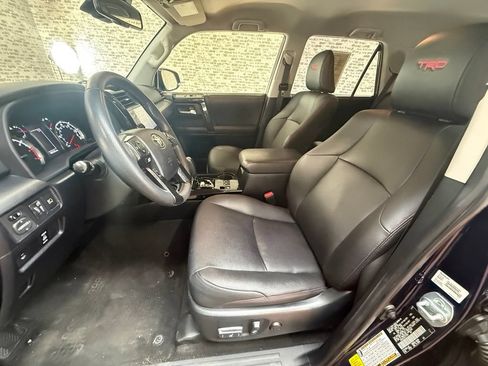 Used 2020 Toyota 4Runner Venture AWD/4WD image 19