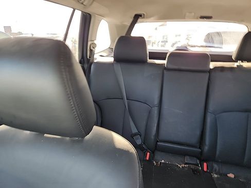 Used 2014 Subaru Outback 2.5i Limited w/ Moonroof Package image 19