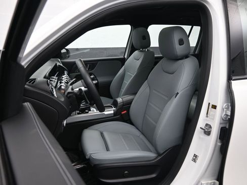 Used 2025 Mercedes-Benz GLB 35 AMG 4MATIC image 23