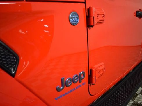 Used 2025 Jeep Wrangler Unlimited Sahara AWD/4WD image 44