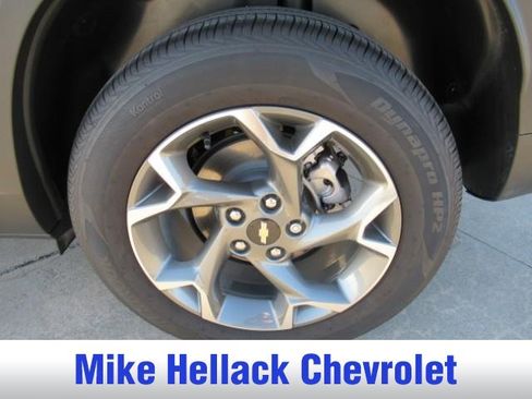 Used 2025 Chevrolet Trax LT w/ Driver Confidence Package image 6