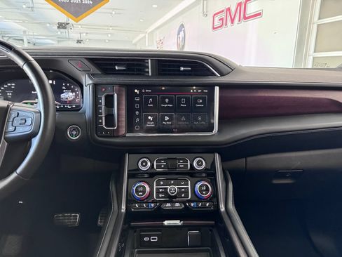 Certified 2023 GMC Yukon XL Denali Ultimate AWD/4WD image 24