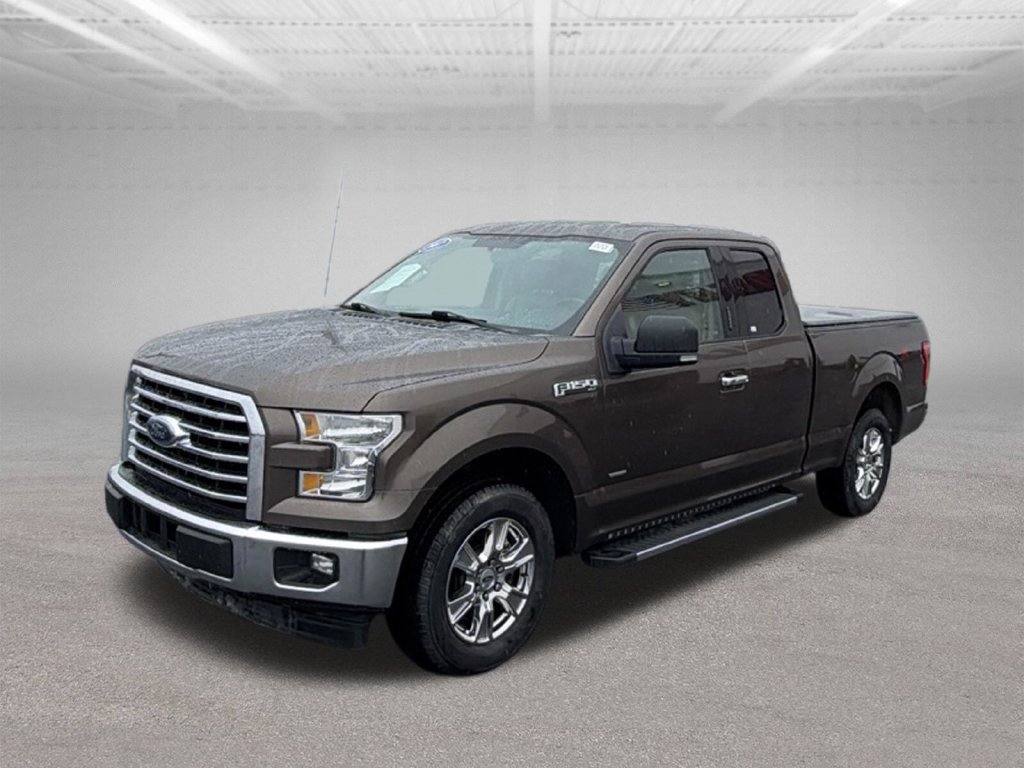 Used 2017 Ford F150 XLT w/ Equipment Group 302A Luxury RWD image 4