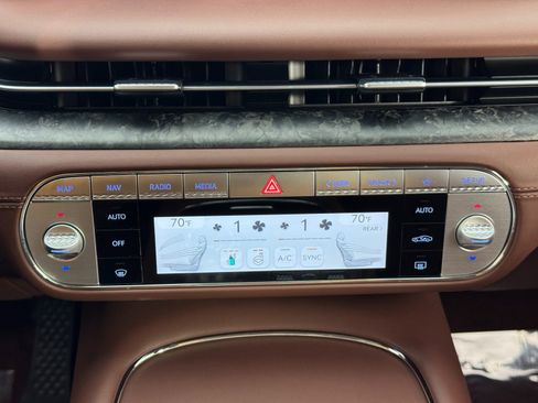 Used 2023 Genesis G90 3.5T AWD/4WD image 34