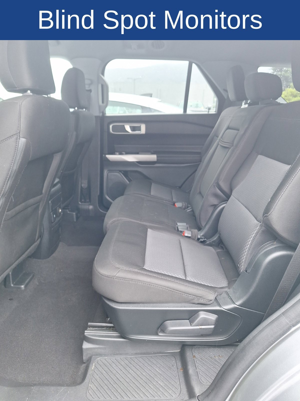 Used 2024 Ford Explorer XLT RWD image 19