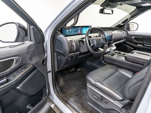 Used 2025 Ford Expedition Max Platinum w/ Stealth Appearance Package AWD/4WD image 13