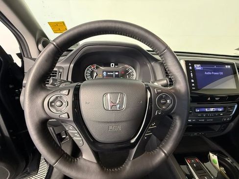 Used 2020 Honda Ridgeline RTL-E image 14