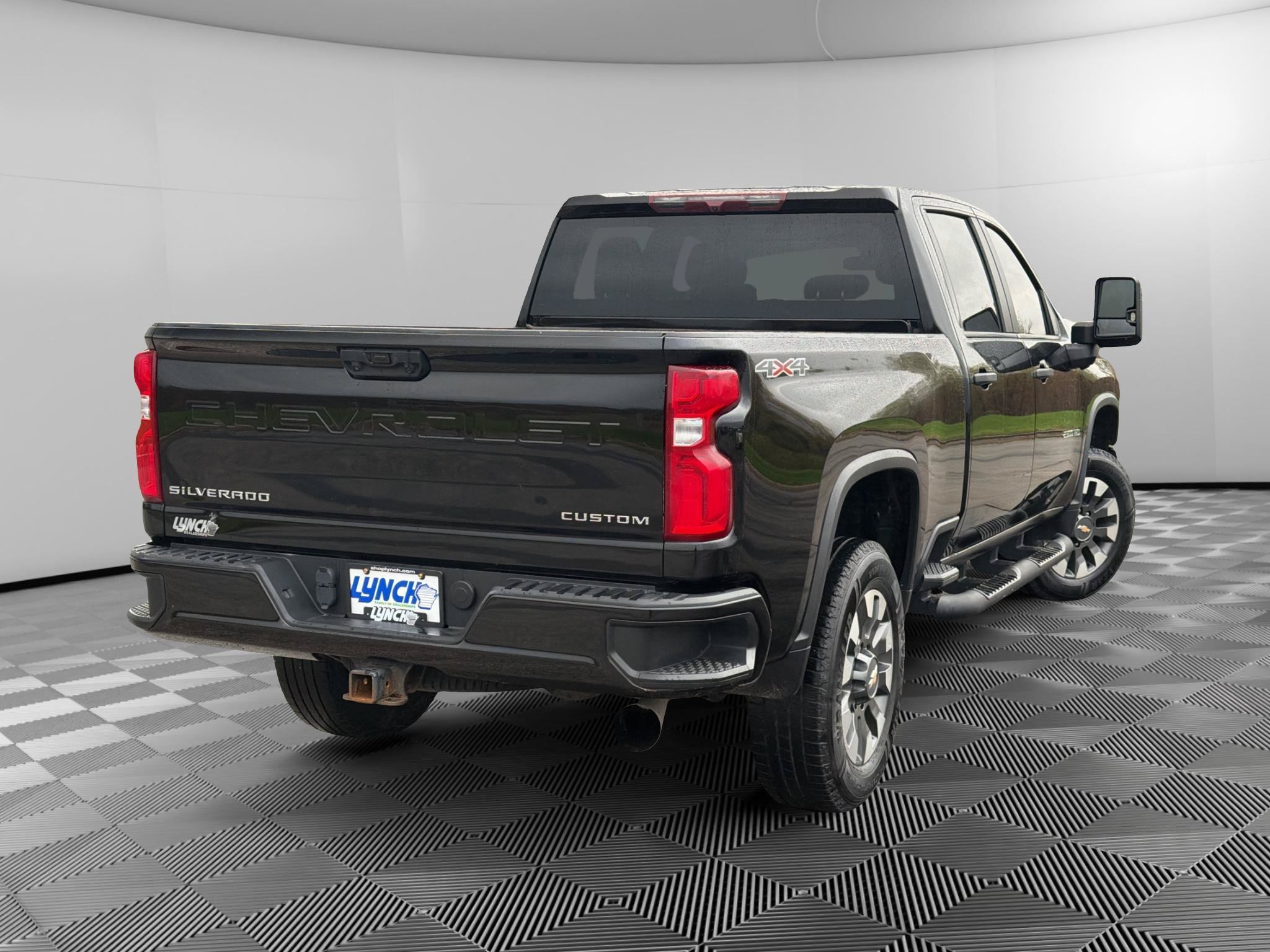 Used 2021 Chevrolet Silverado 2500 Custom w/ Custom Value Package AWD/4WD image 4