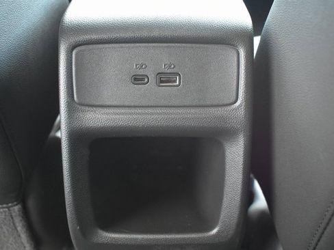 Used 2025 Chevrolet Trax LT w/ LT Convenience Package image 35