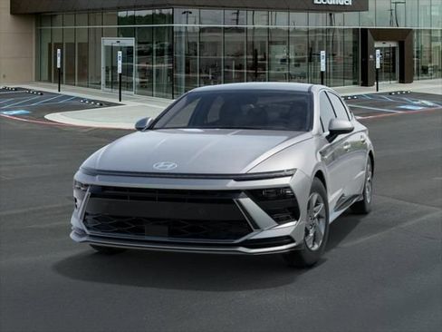Certified 2025 Hyundai Sonata SE FWD image 6