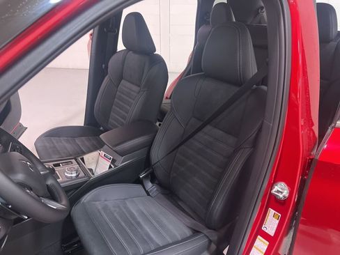 New 2025 Mitsubishi Outlander SE image 10