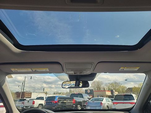 Used 2017 Honda CR-V EX image 12