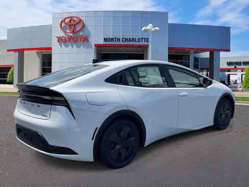 New 2026 Toyota Prius Plug-In Hybrid FWD image 8