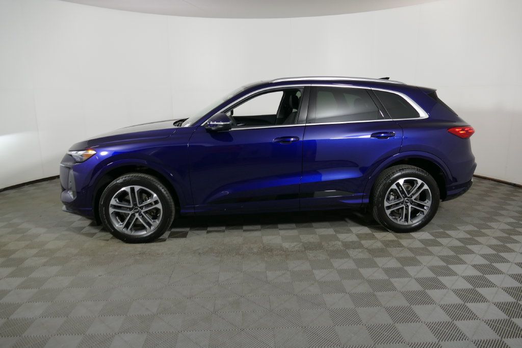 Certified 2025 Audi Q5 Premium w/ Convenience Package AWD/4WD image 6
