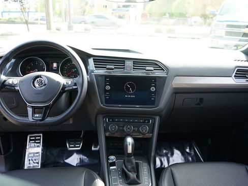 Used 2020 Volkswagen Tiguan SE R-Line AWD/4WD image 19