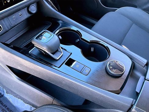 Used 2023 Nissan Rogue S image 15