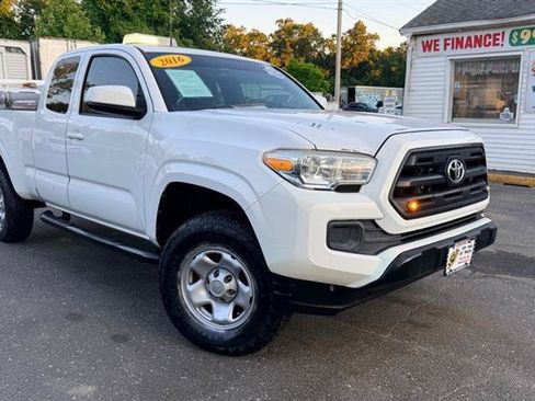 Used 2016 Toyota Tacoma SR w/ SR Convenience Package AWD/4WD image 10