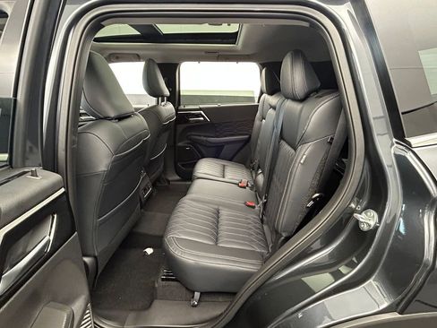 New 2026 Mitsubishi Outlander SEL image 30