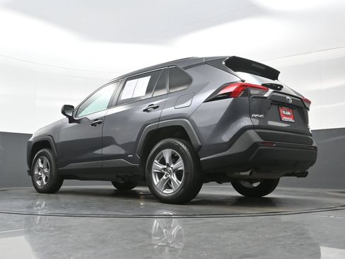 Used 2022 Toyota RAV4 LE AWD/4WD image 28