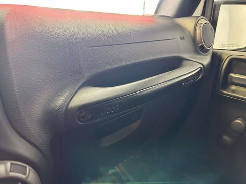 Used 2016 Jeep Wrangler Unlimited Sport AWD/4WD image 30