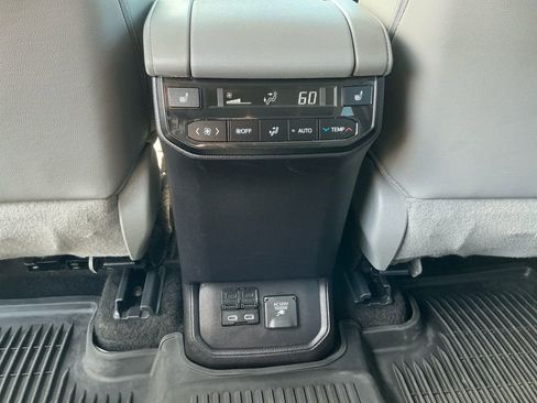Certified 2025 Toyota Highlander Platinum AWD/4WD image 21