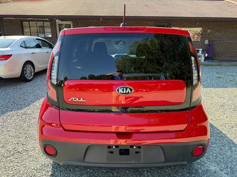 Used 2019 Kia Soul FWD image 4