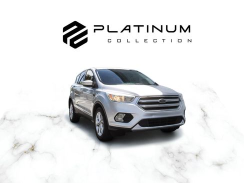 Used 2019 Ford Escape SE FWD image 1