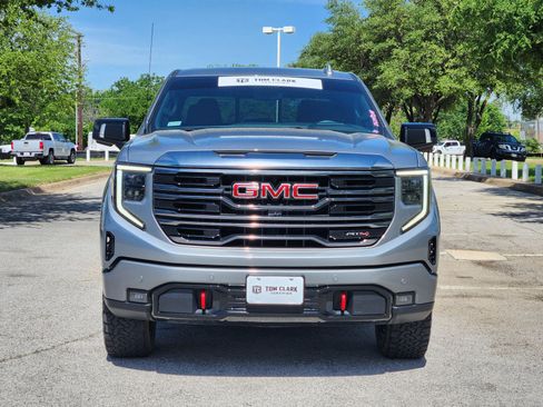 Used 2024 GMC Sierra 1500 AT4 w/ Technology Package AWD/4WD image 31
