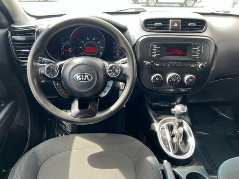 Used 2014 Kia Soul FWD image 17