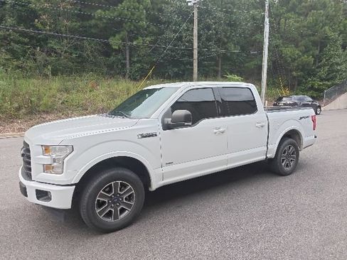 Used 2017 Ford F150 XLT w/ Equipment Group 302A Luxury RWD image 7