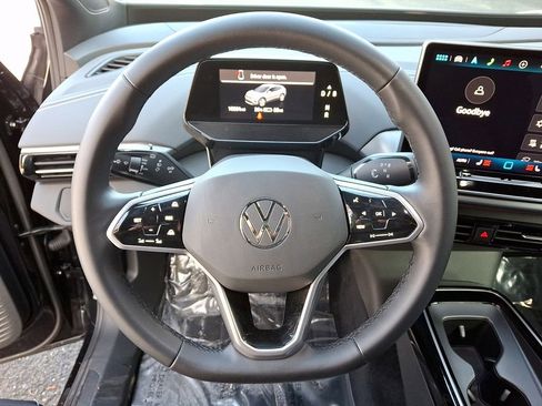 Certified 2025 Volkswagen ID.4 Pro image 18