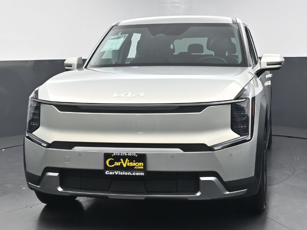 Used 2024 Kia EV9 Light RWD image 7