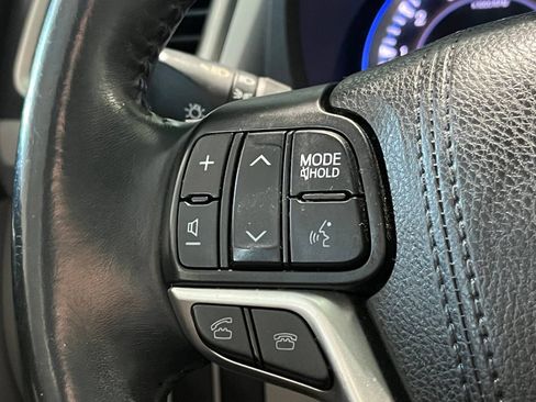 Used 2016 Toyota Highlander XLE FWD image 31