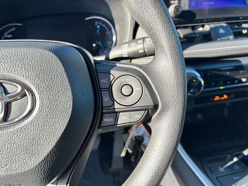 Used 2024 Toyota RAV4 LE image 13