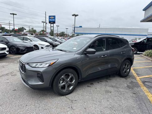Used 2025 Ford Escape ST-Line FWD image 4