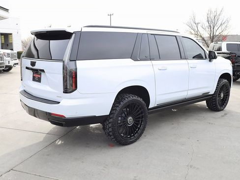Used 2026 Cadillac Escalade ESV Sport w/ Touring Package image 6